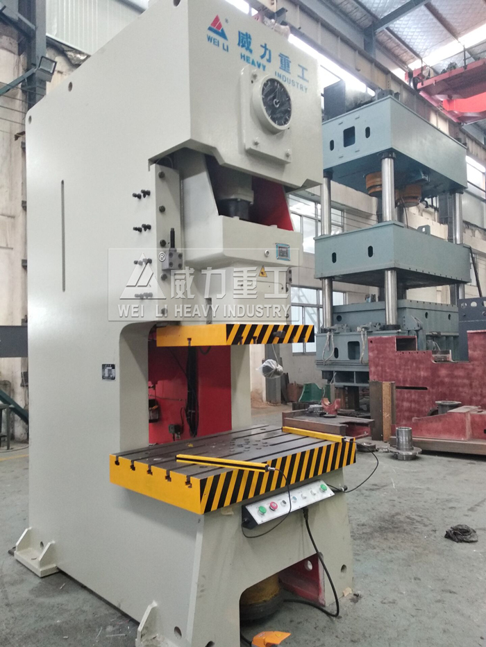 160噸液壓高速?zèng)_床細(xì)節(jié)